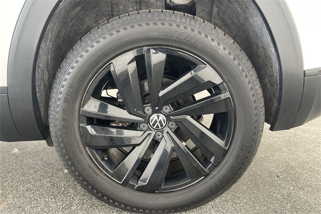 2023 Volkswagen Atlas Cross Sport SE Technology photo 45