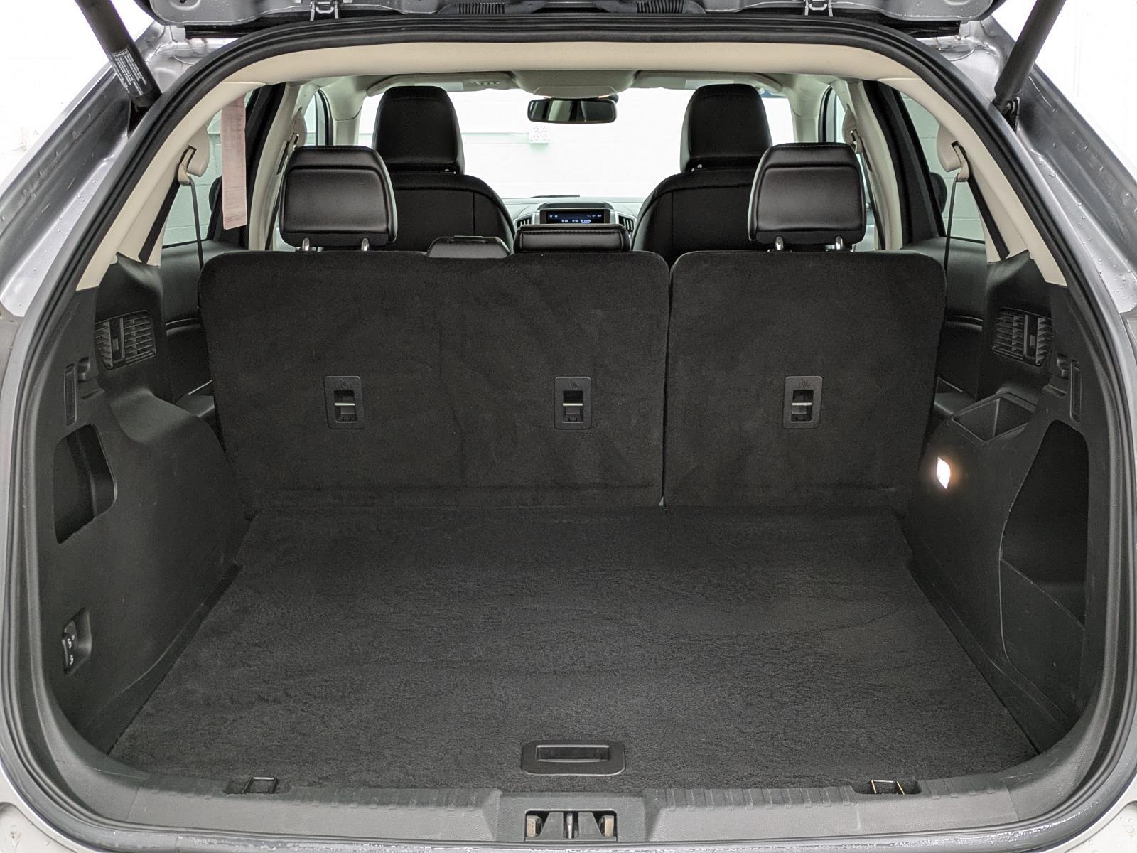 2021 Ford Edge SEL photo 12