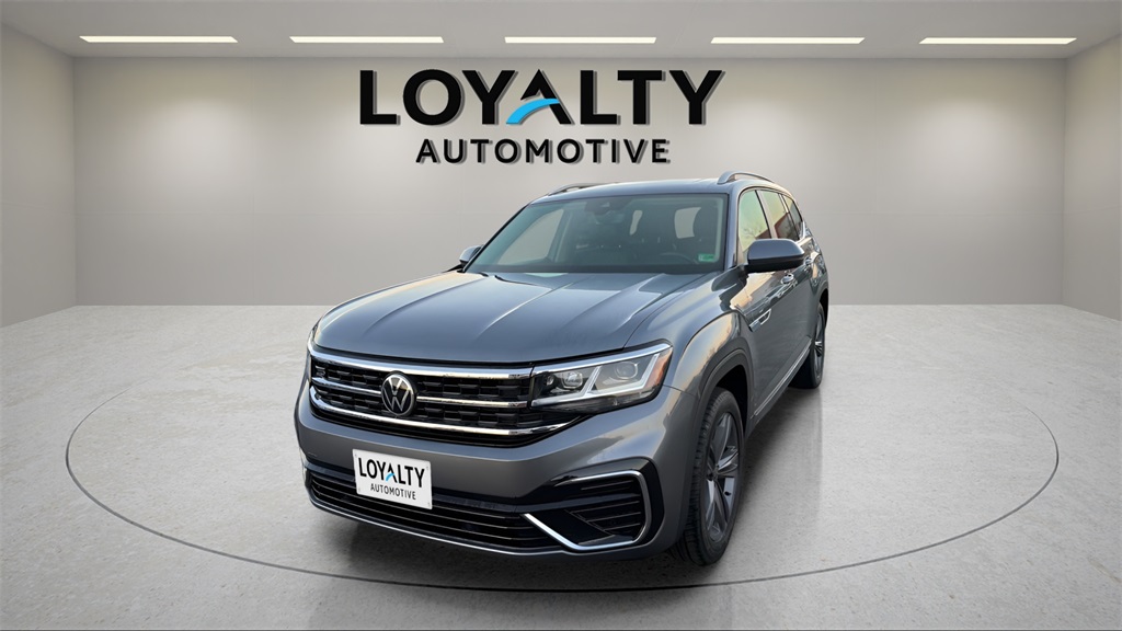 2022 Volkswagen Atlas SEL R-Line's photo