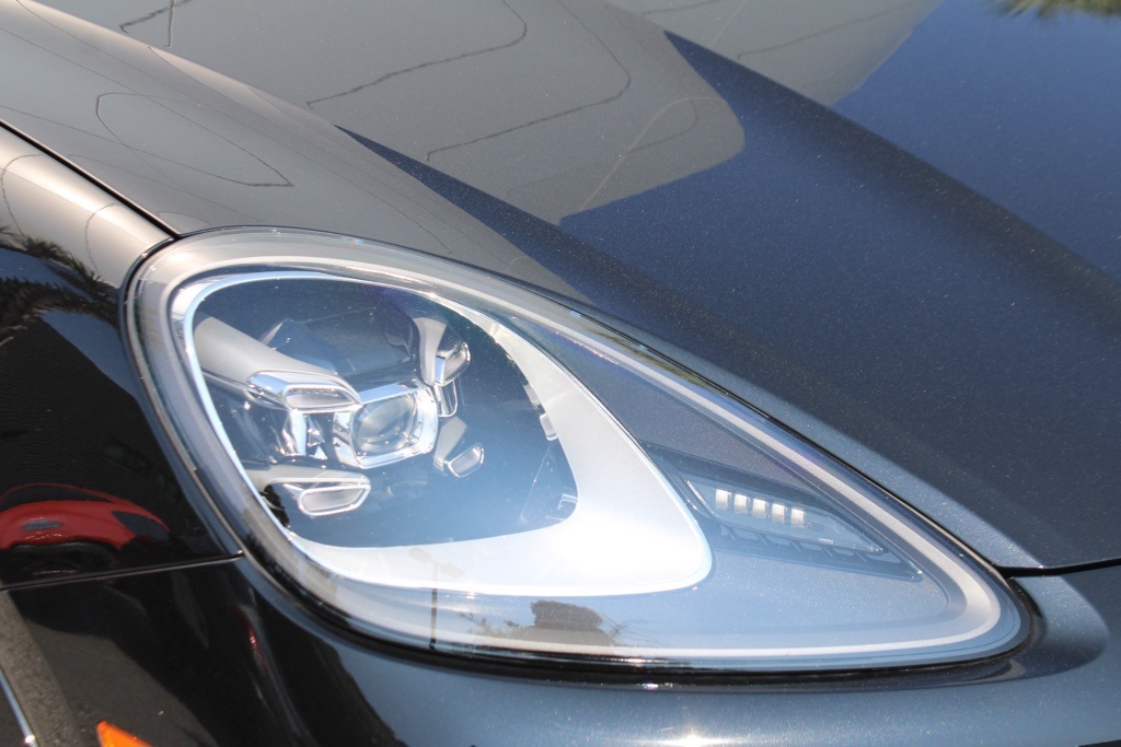 2023 Porsche Cayenne Platinum Edition photo 11
