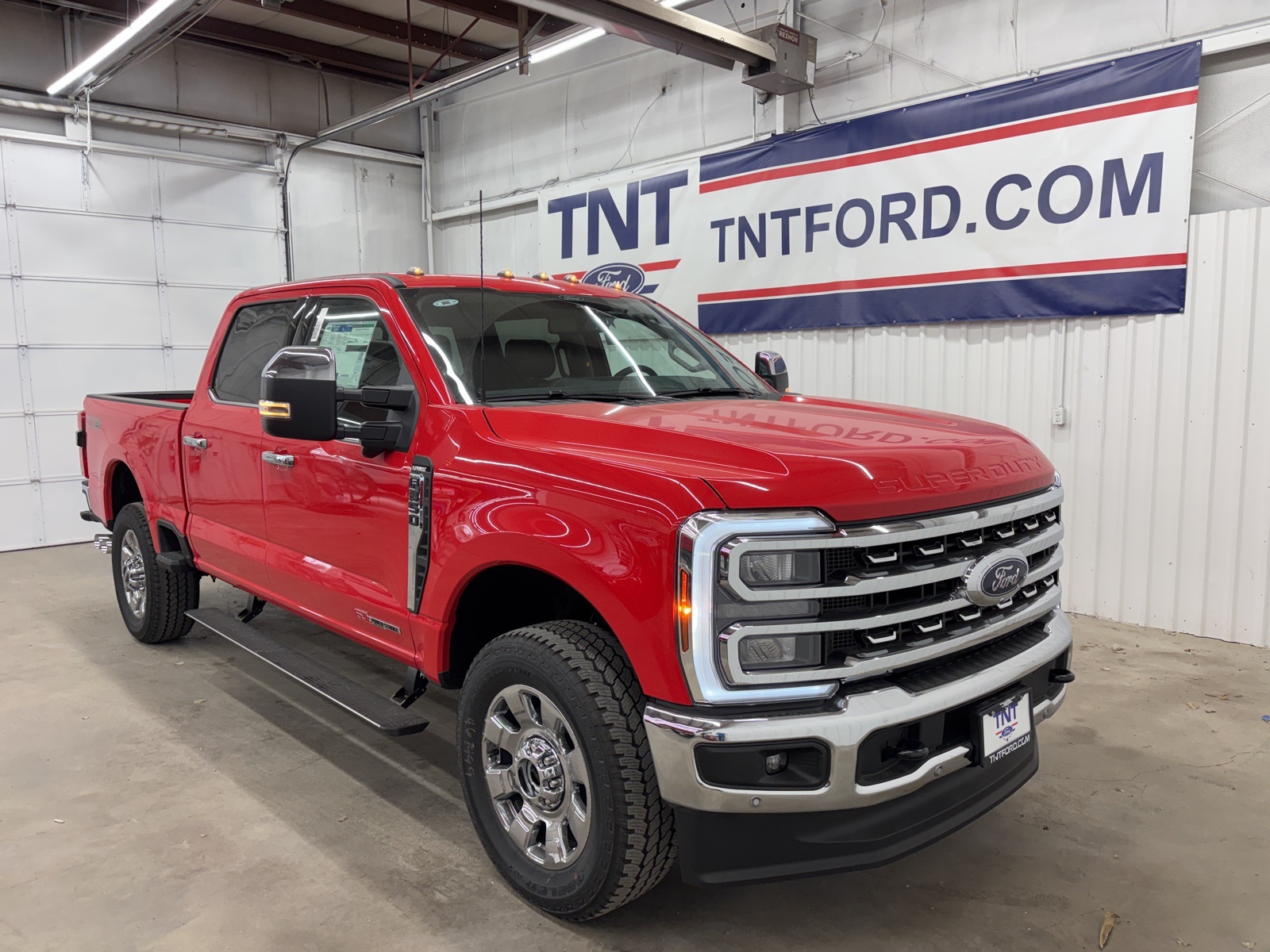 2026 Ford F-350 Lariat photo 2
