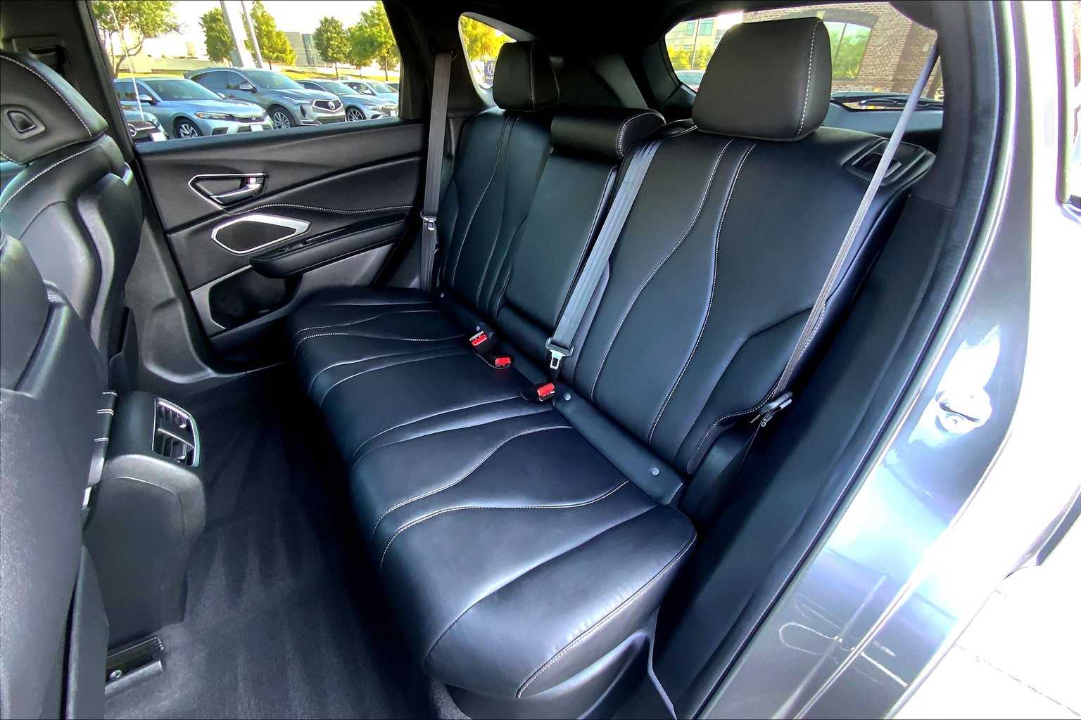 2025 Acura RDX photo 18