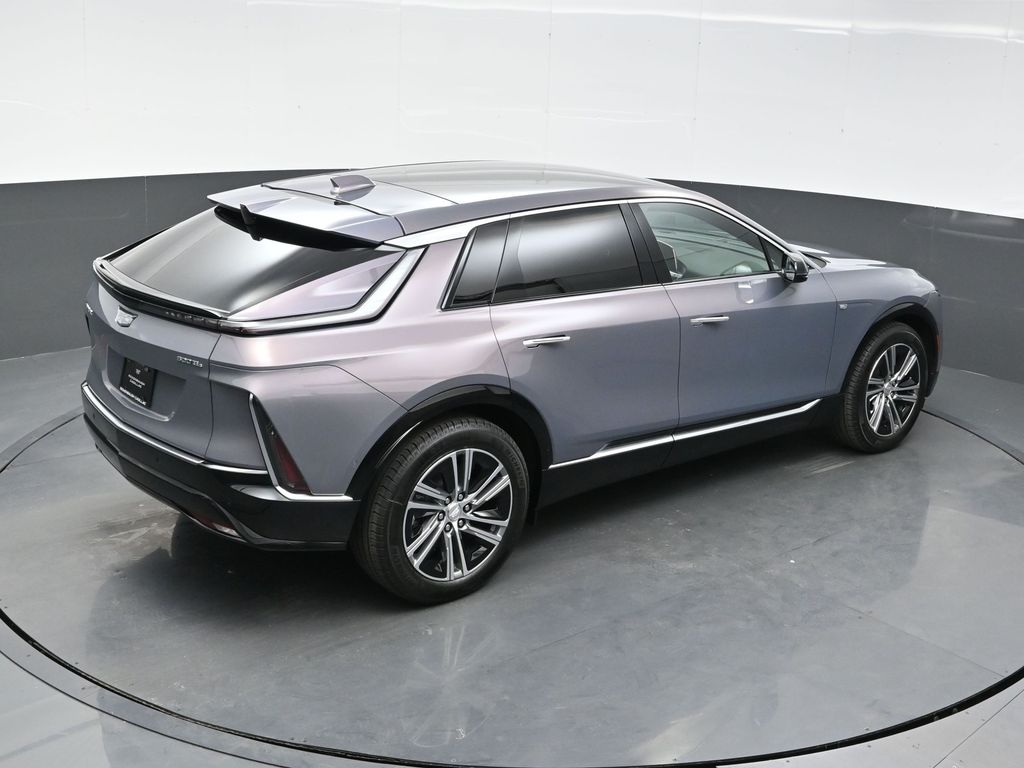2025 Cadillac Lyriq Luxury photo 30