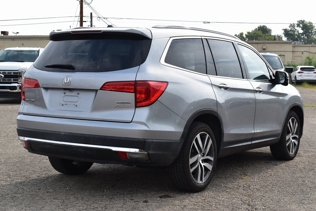 2017 Honda Pilot Touring photo 4