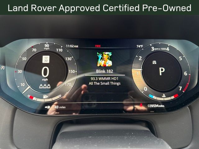 2023 Land Rover Range Rover SE photo 3