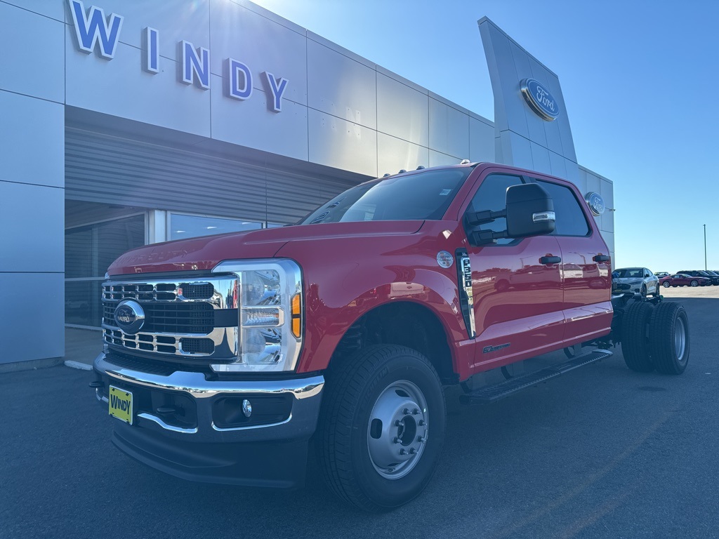 2026 Ford F-350 Super Duty Chassis Cab XL's photo
