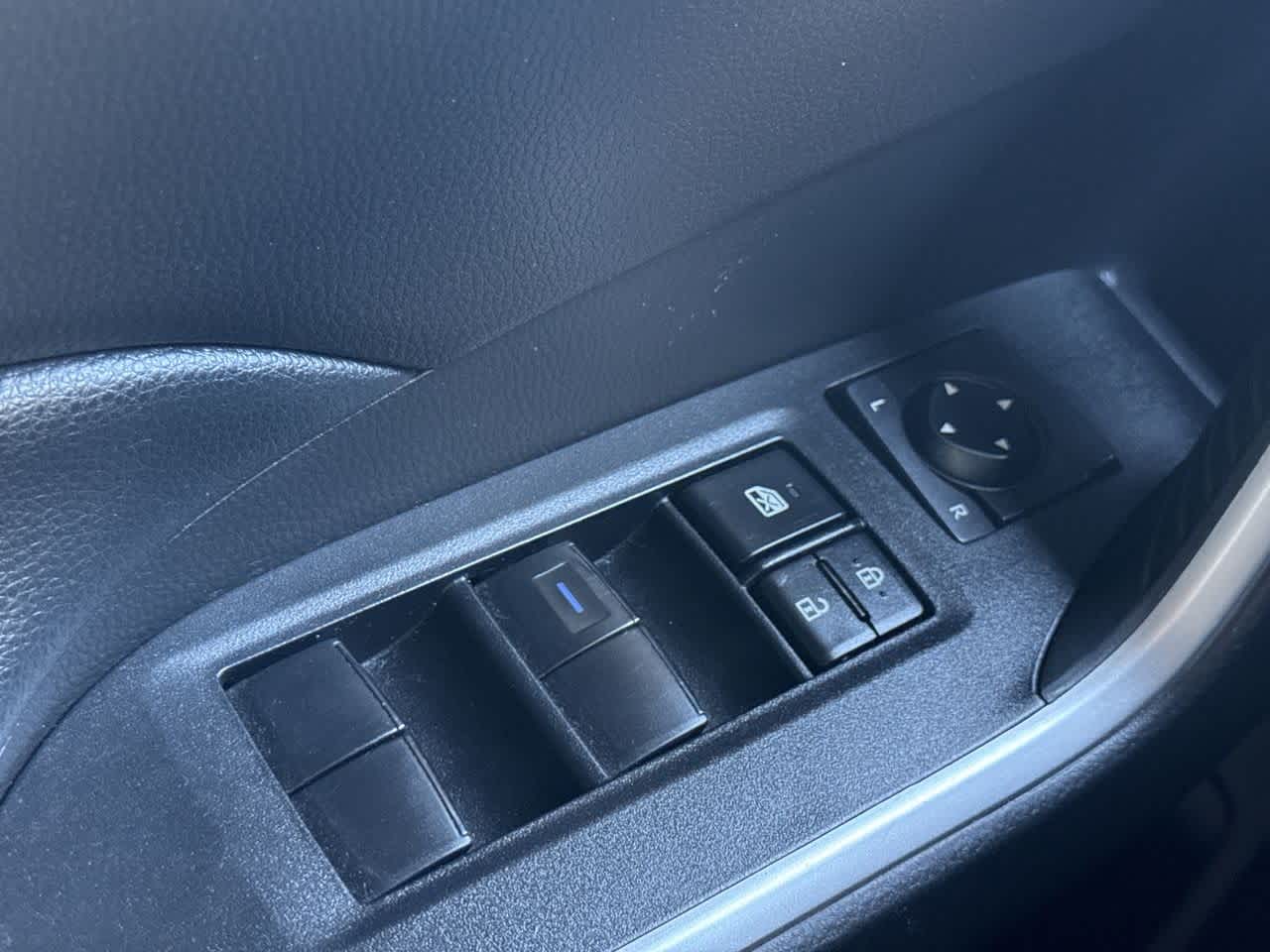 2022 Toyota RAV4 LE photo 15