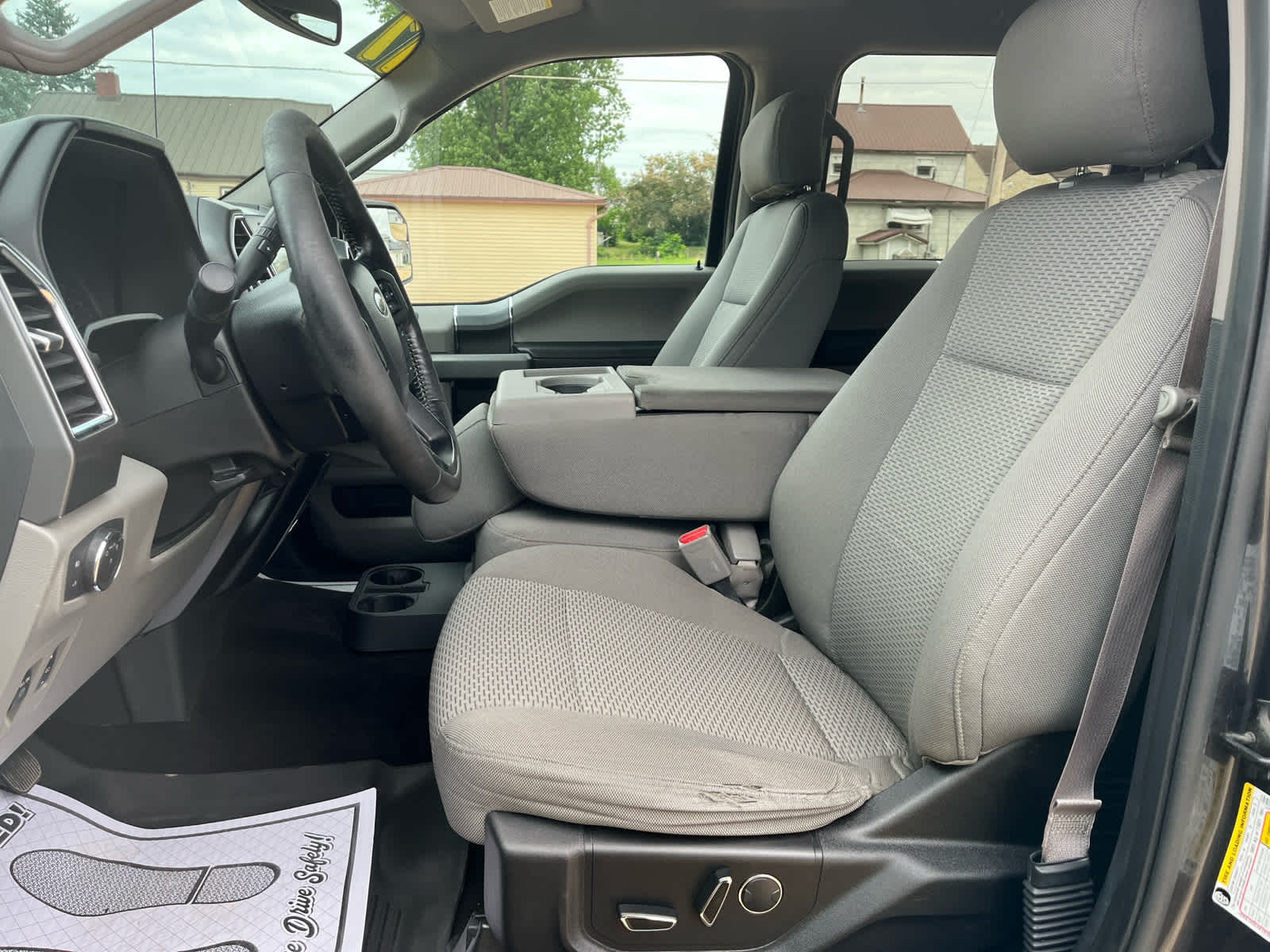 2017 Ford F-150 XLT photo 9