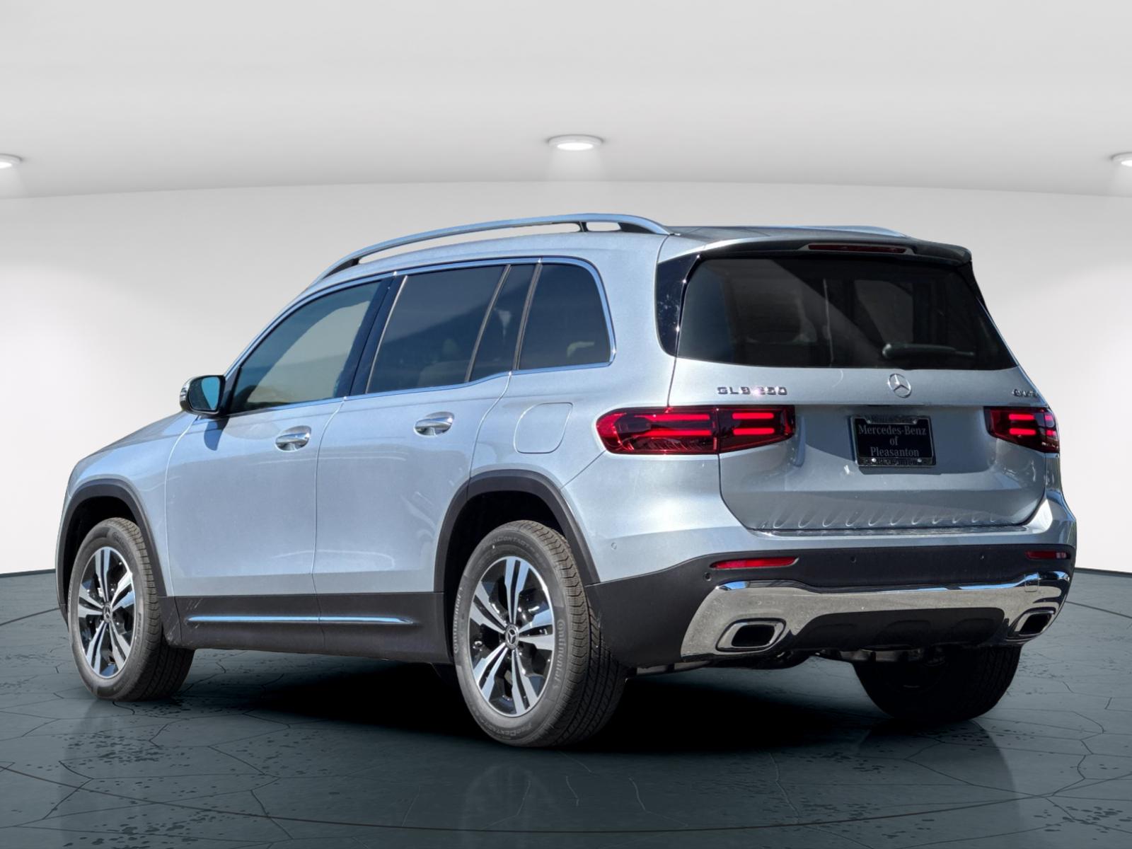 2025 Mercedes Benz GLB 250 4MATIC photo 4