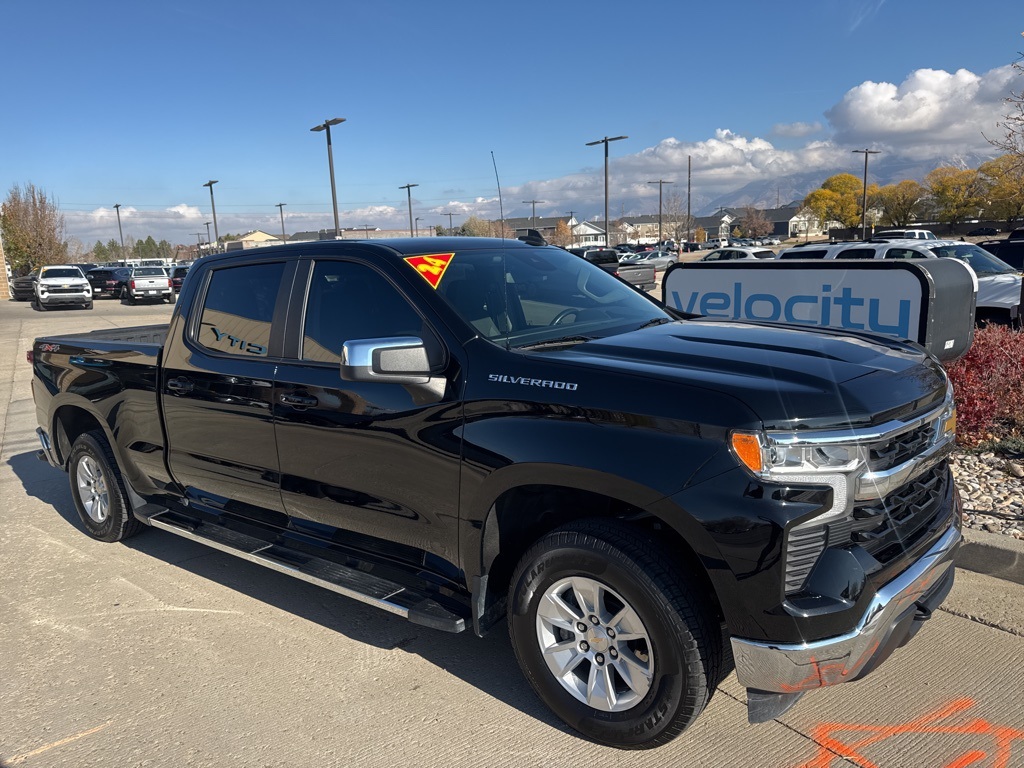 2024 Chevrolet Silverado 1500 LT's photo