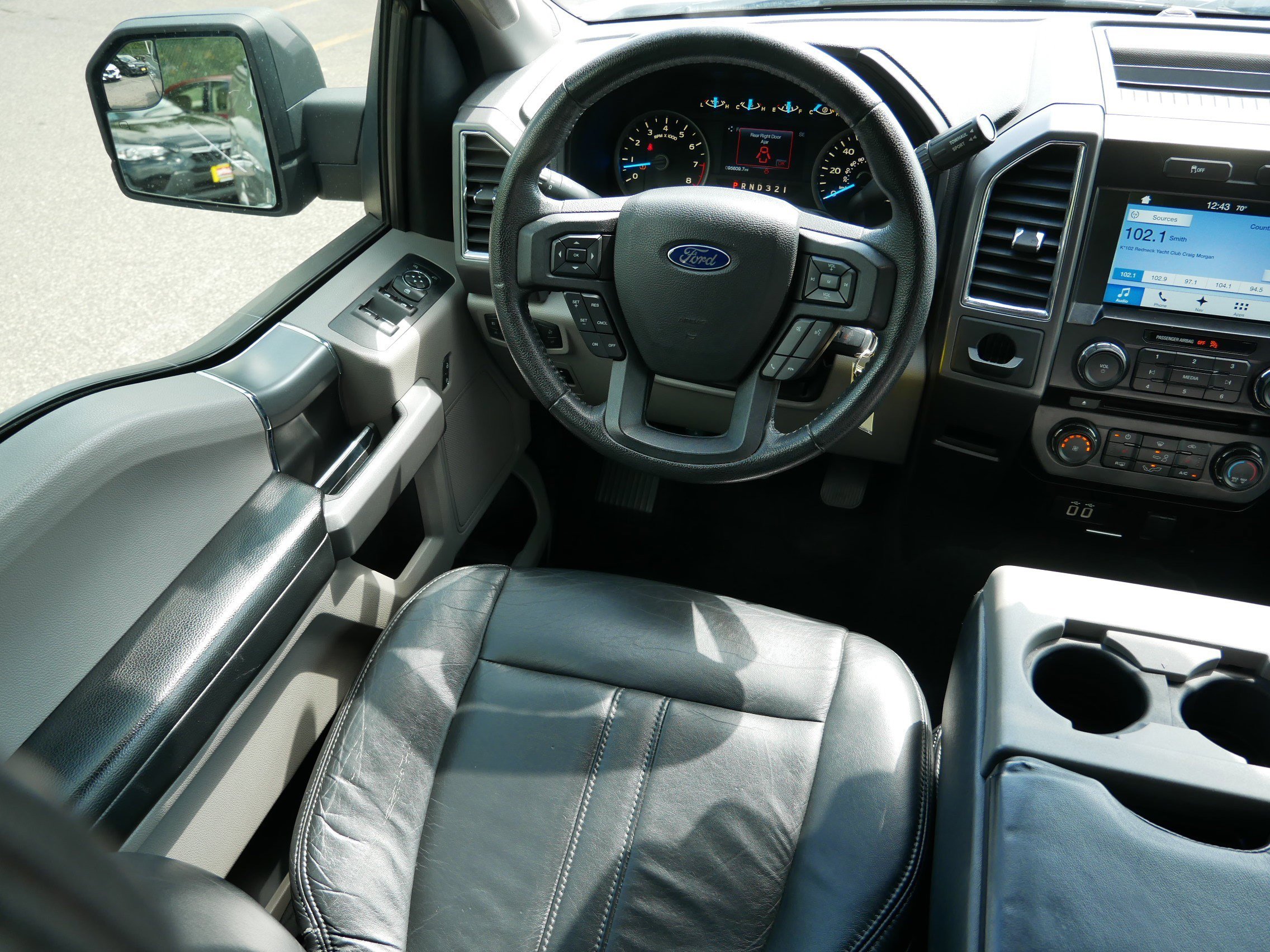 2016 Ford F-150 XLT photo 9