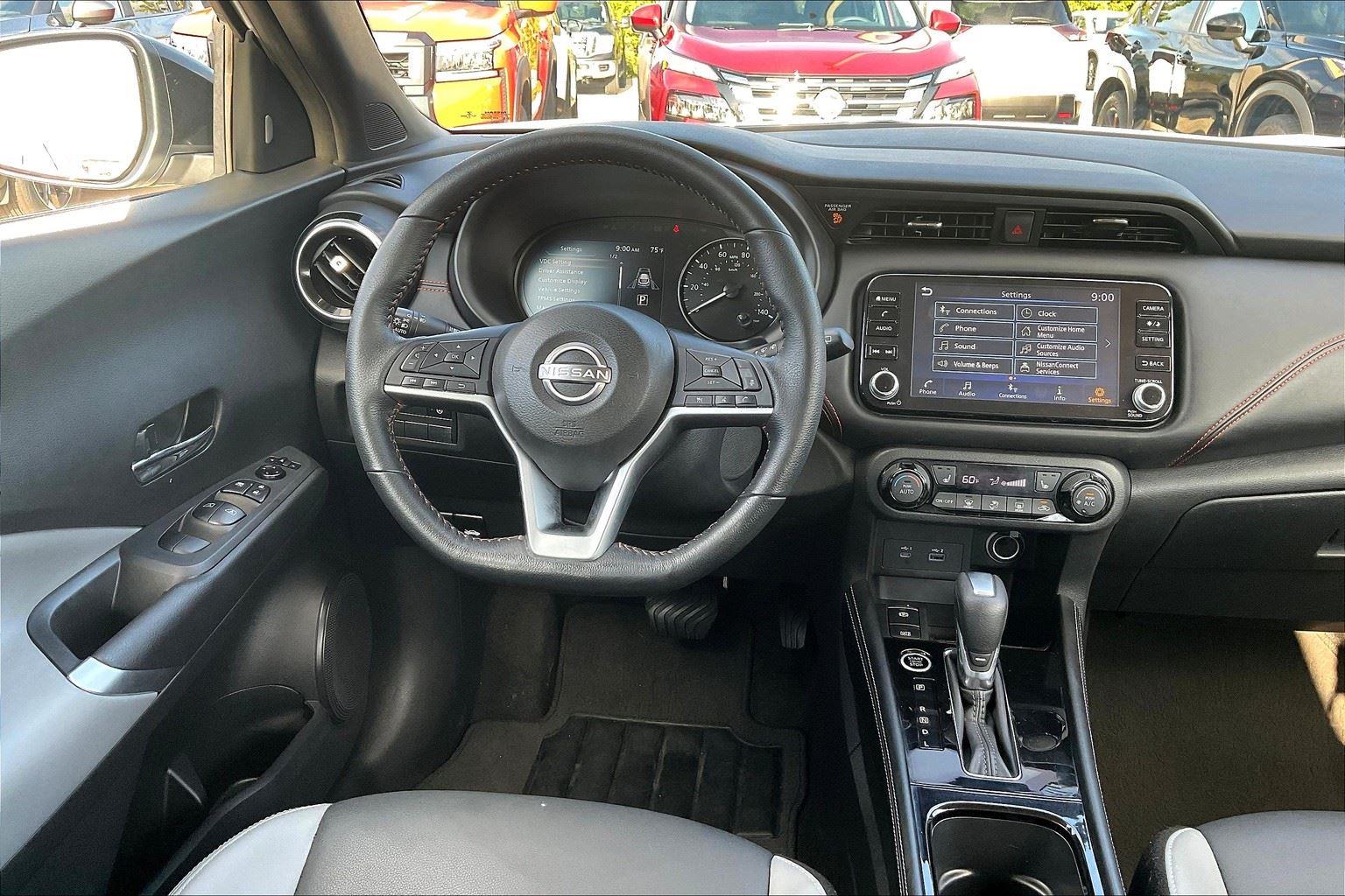 2023 Nissan Kicks SR photo 5