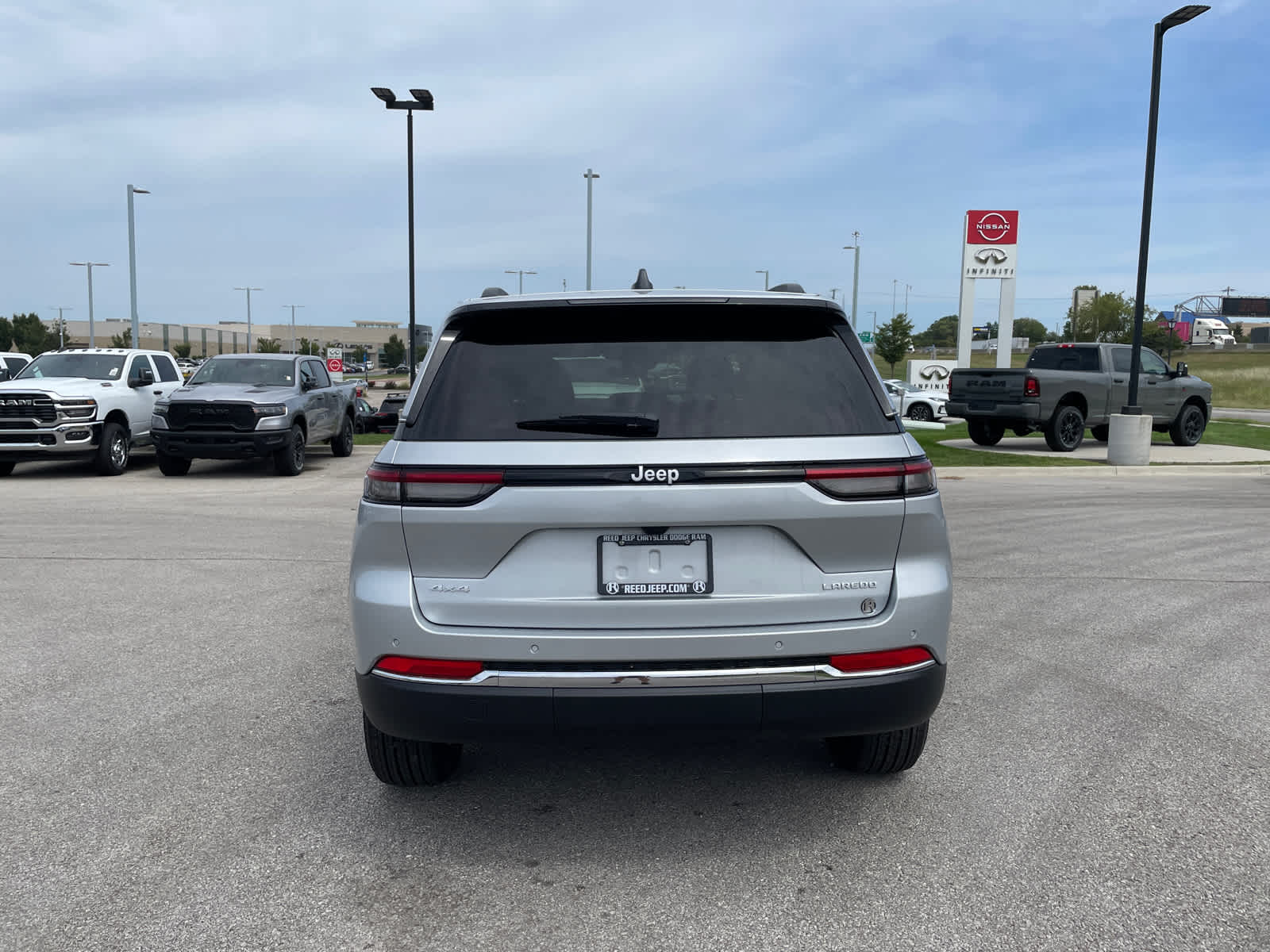 2025 Jeep Grand Cherokee Laredo X photo 5