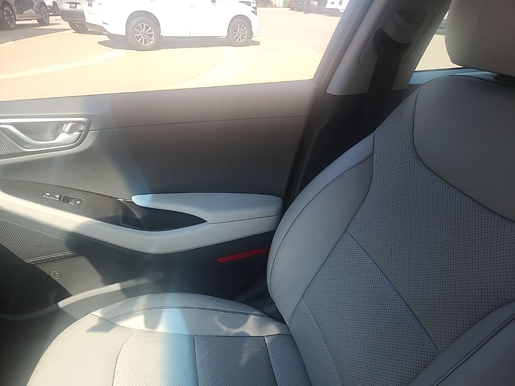 2021 Hyundai Ioniq Limited photo 15