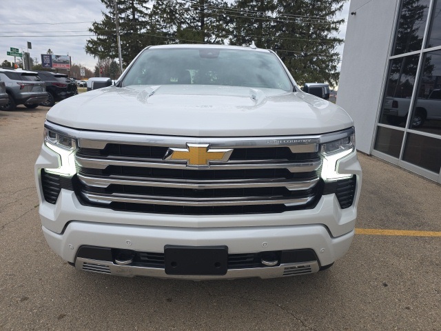 2024 Chevrolet Silverado 1500 High Country photo 2