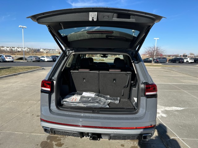 2025 Volkswagen Atlas Peak Edition photo 30