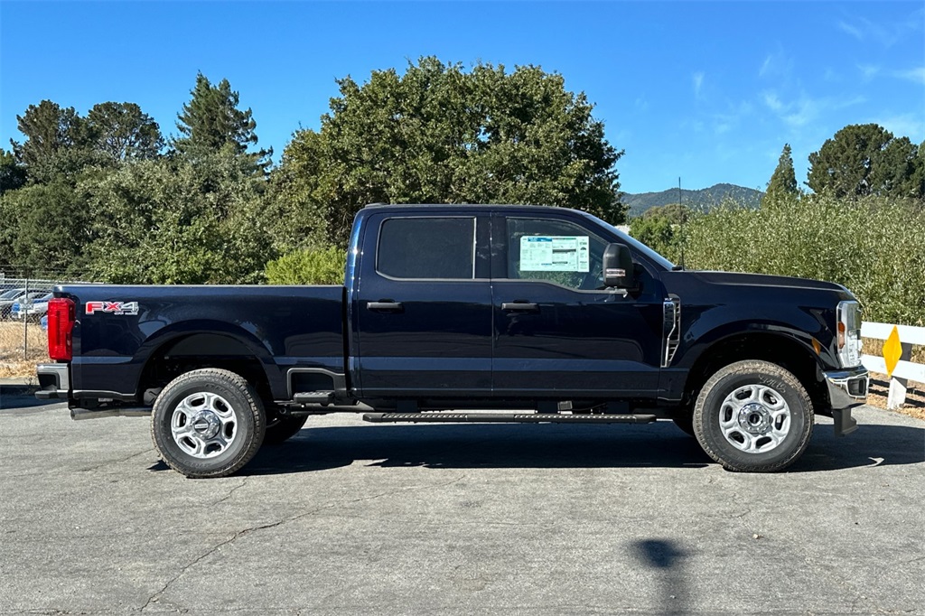 2025 Ford F-250 photo 3