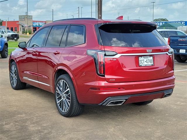 2022 Cadillac XT6 Sport photo 2