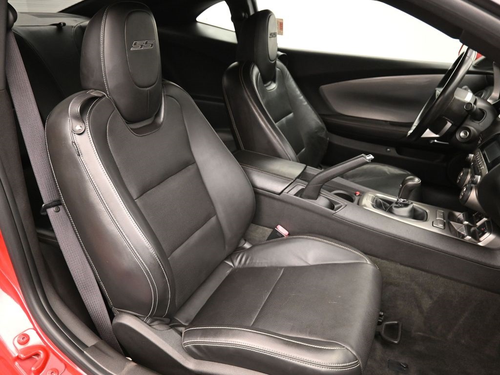 2010 Chevrolet Camaro SS photo 19