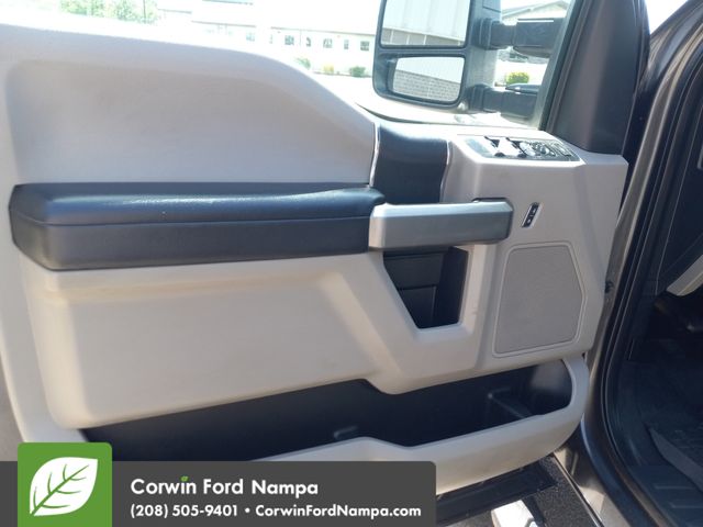 Used 2017 Gray Ford XLT image 11