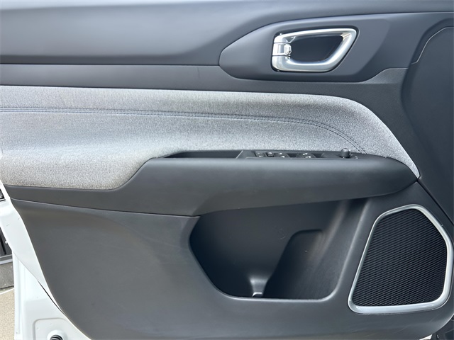 2023 Jeep Compass Latitude photo 8