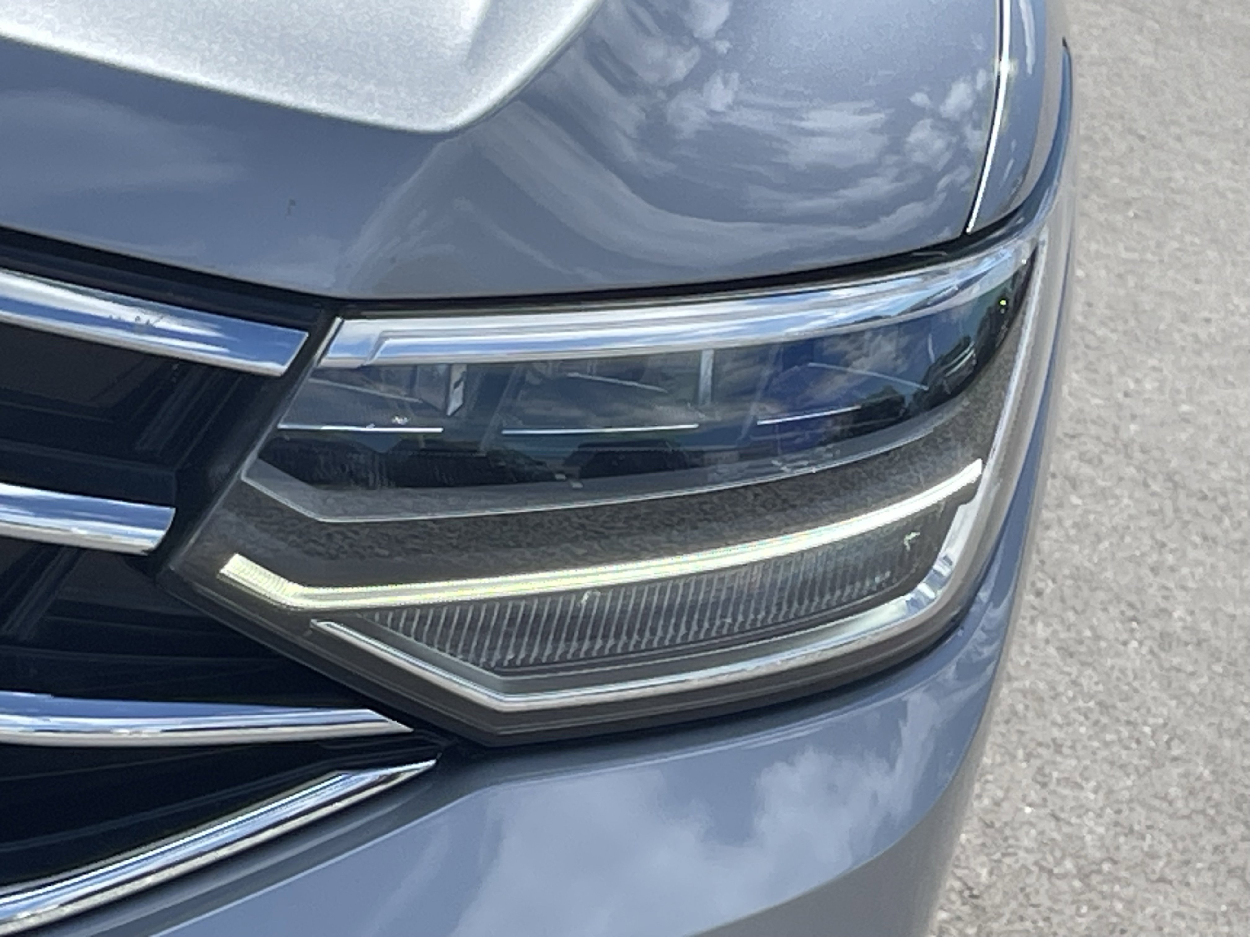 2022 Volkswagen Tiguan SE photo 8