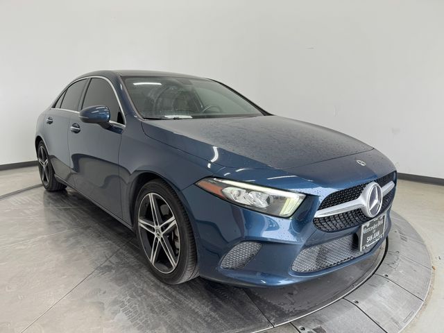 2021 Mercedes-Benz A-Class A220's photo