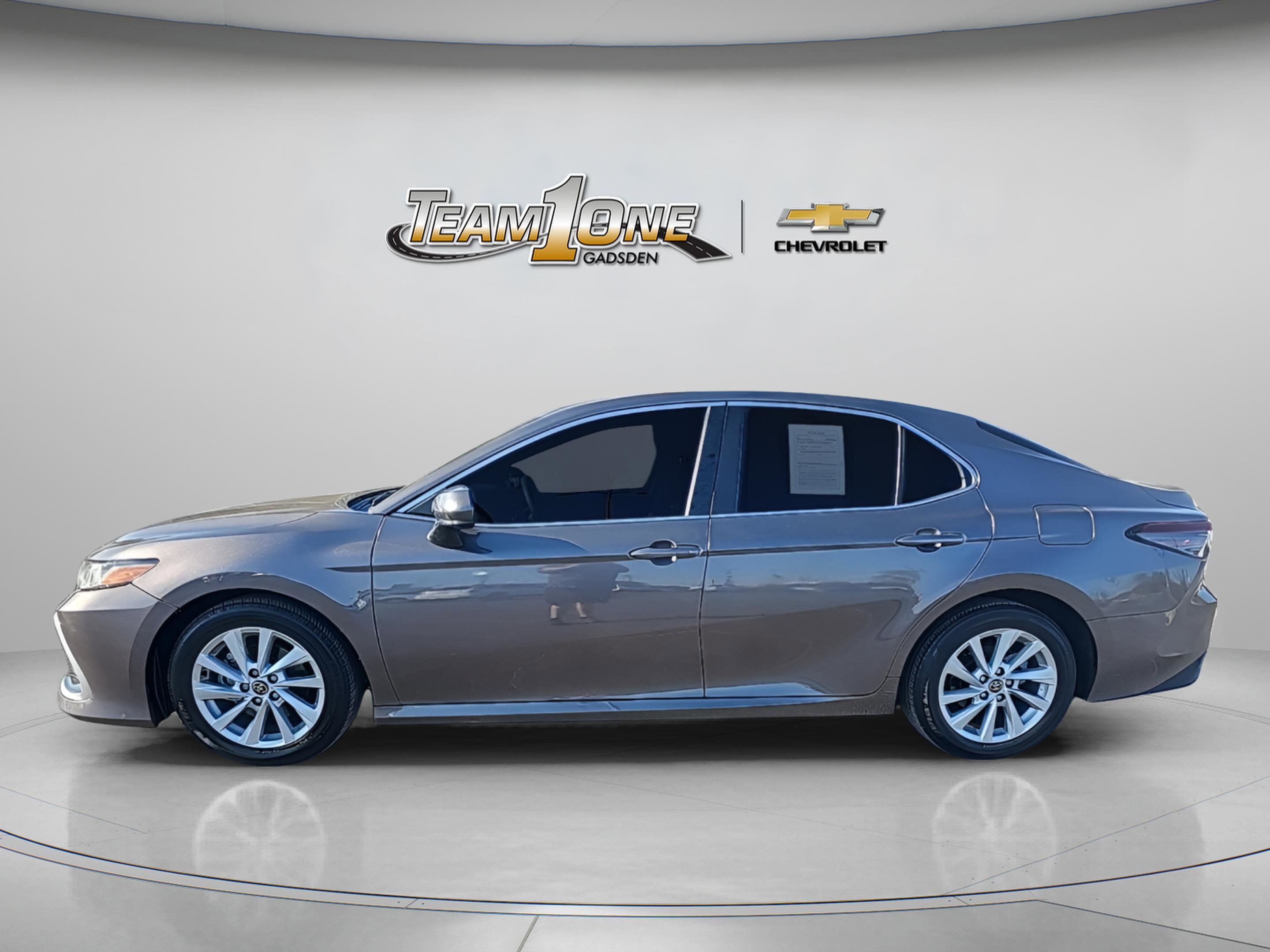 2021 Toyota Camry LE photo 4