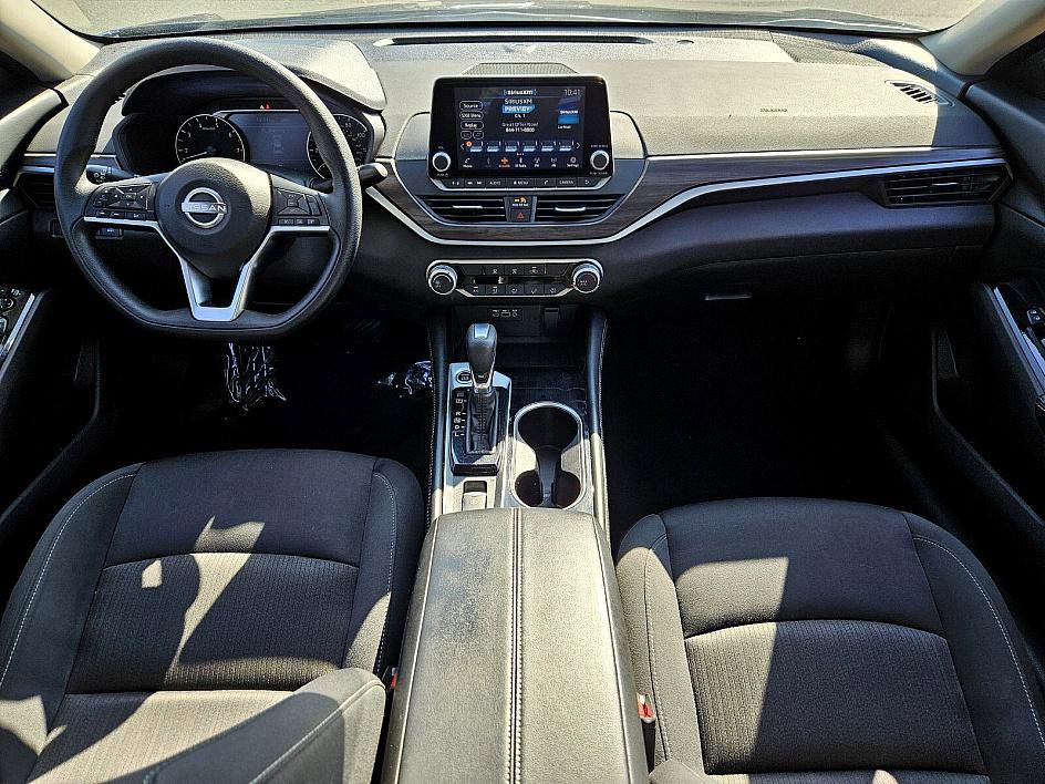 2023 Nissan Altima 2.5 SV photo 9