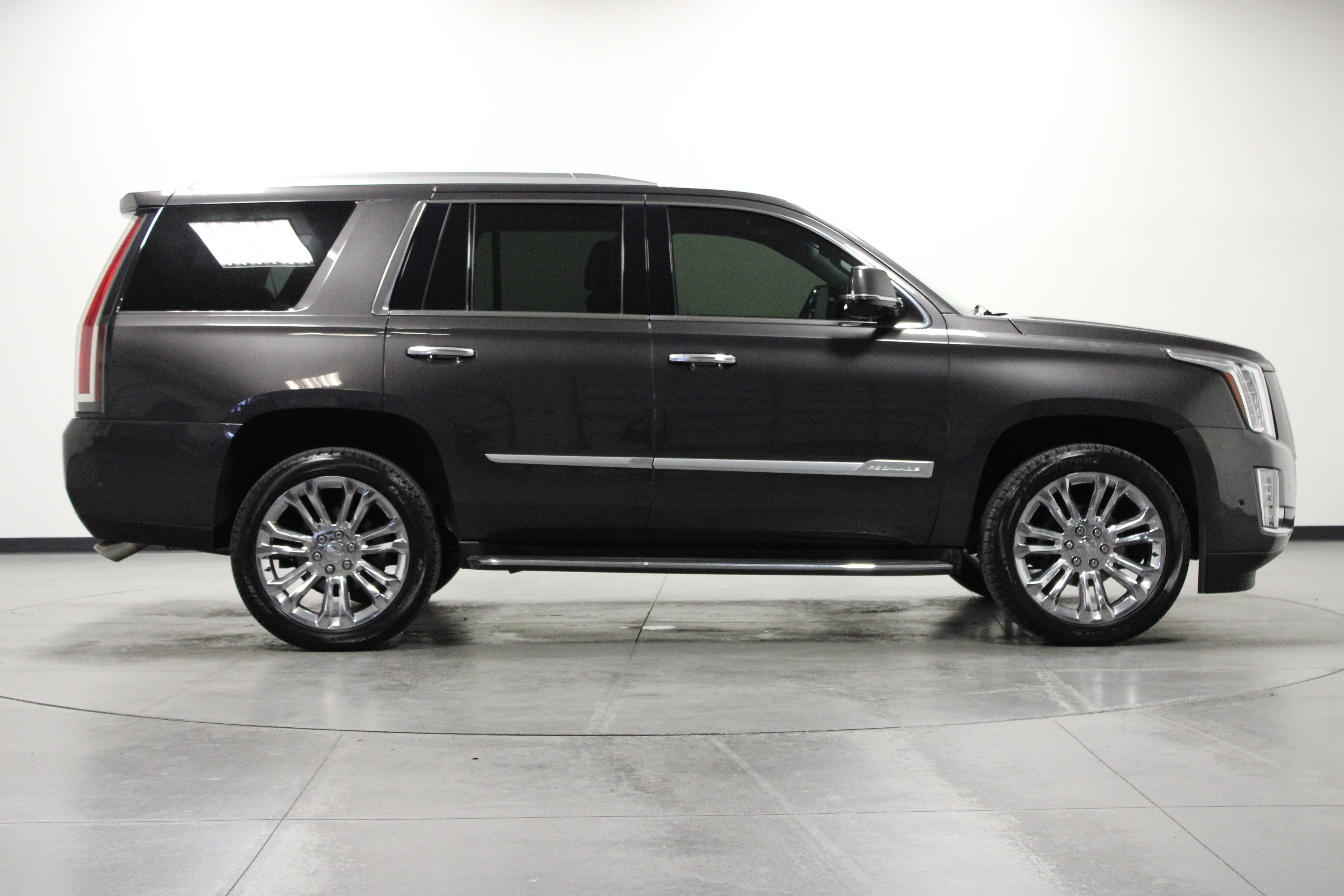 2018 Cadillac Escalade Premium Luxury photo 2