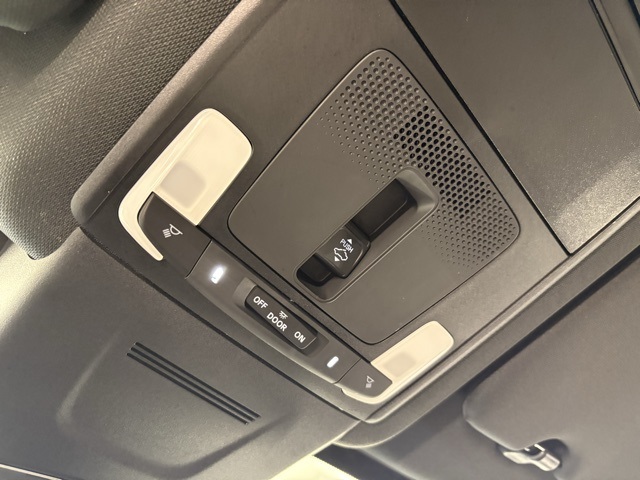 2023 Honda CR-V Hybrid Sport Touring photo 17