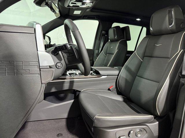 2025 Cadillac Escalade Premium Luxury photo 3