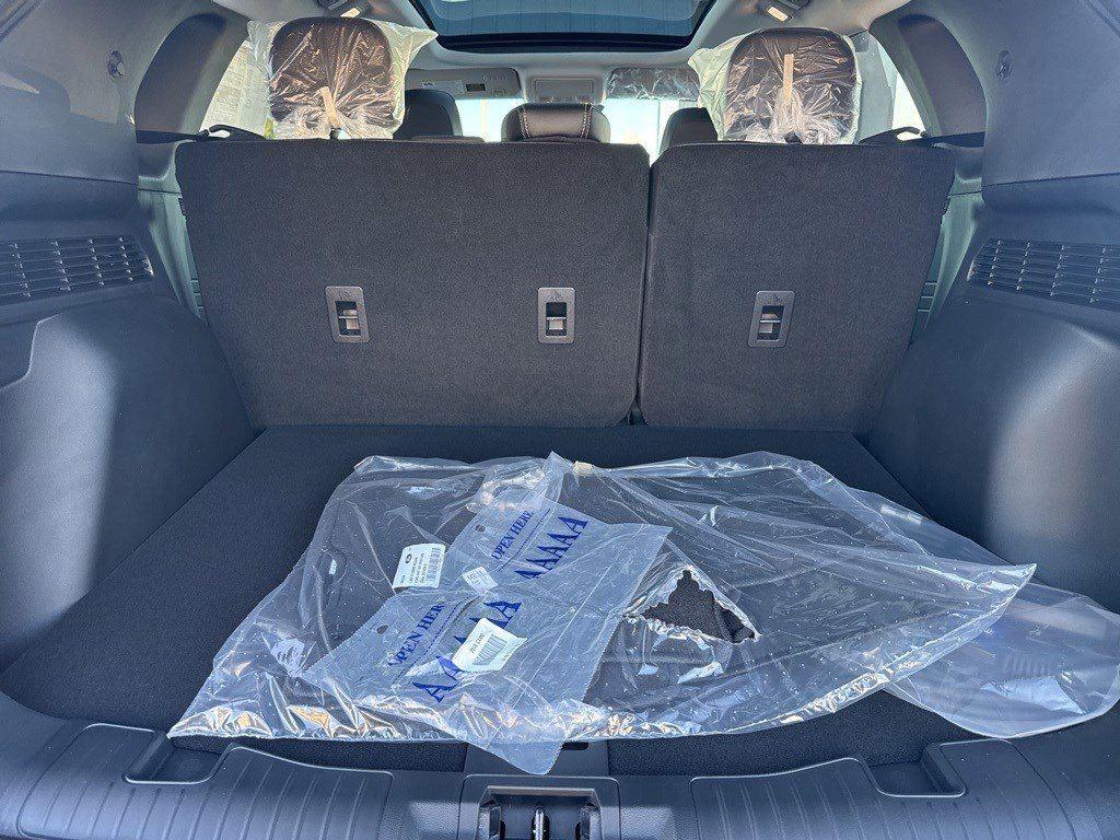 2025 Ford Escape Plug-In Hybrid photo 5