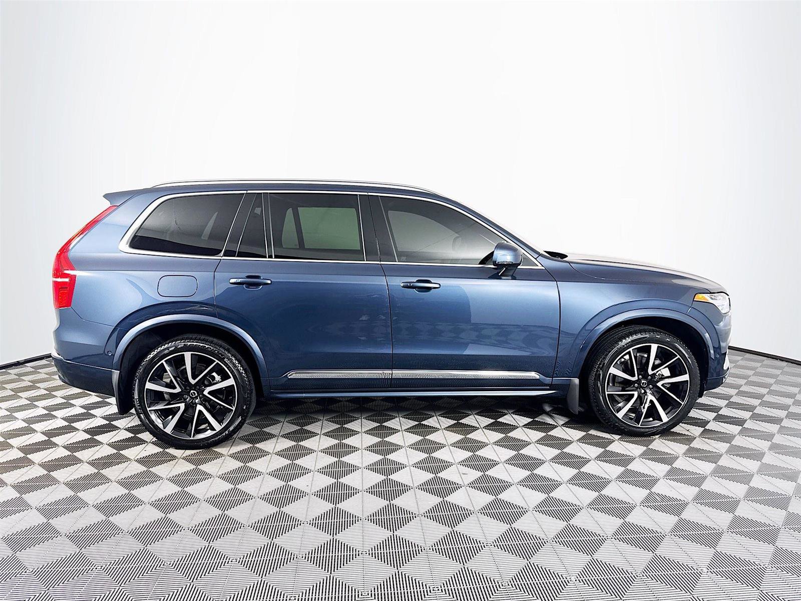 2024 Volvo XC90 B5 Plus photo 4