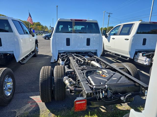 2026 Chevrolet Silverado 3500HD LT photo 2