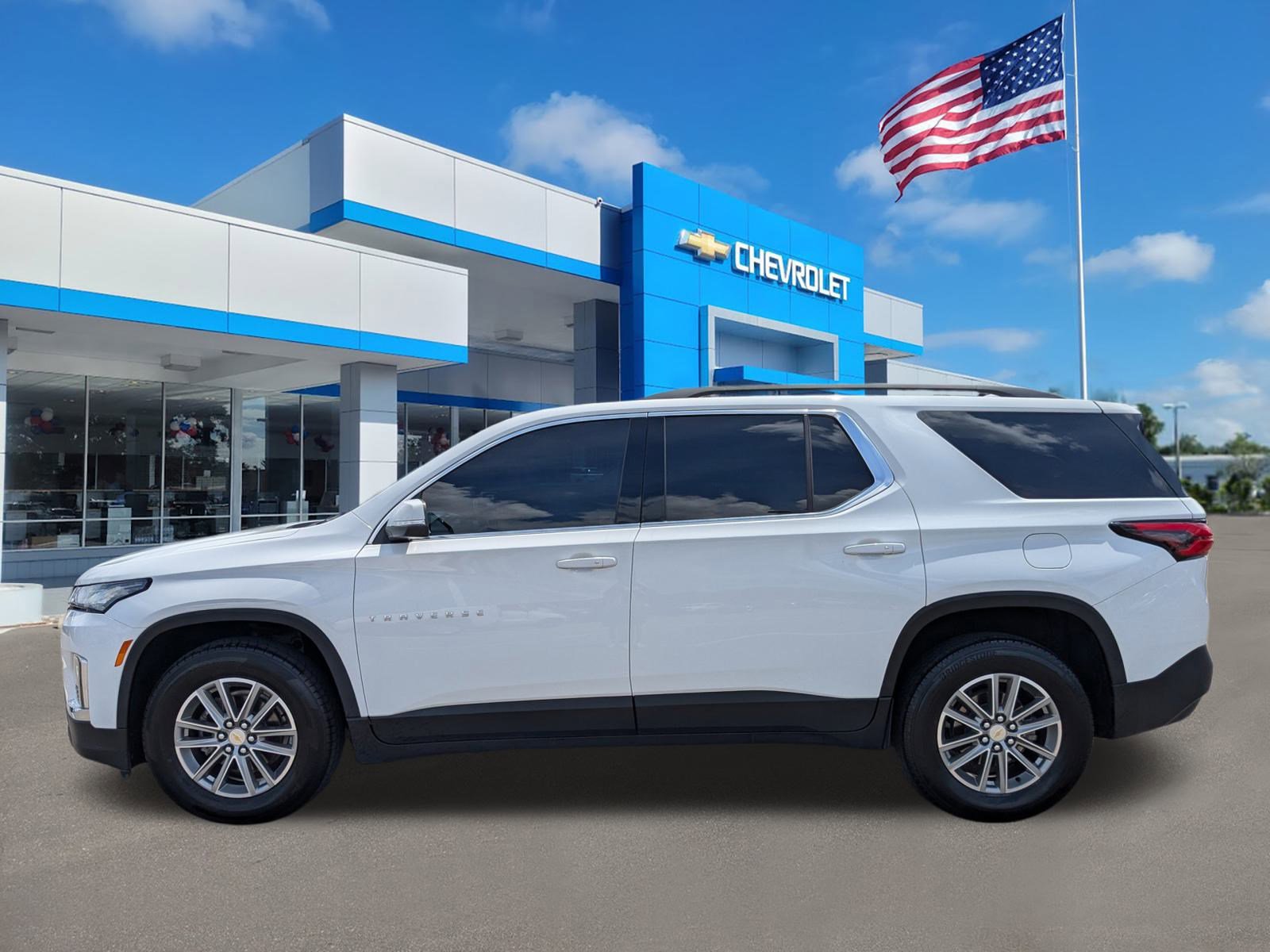 2023 Chevrolet Traverse Cloth photo 3