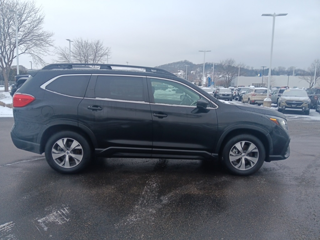 2024 Subaru Ascent Premium photo 2