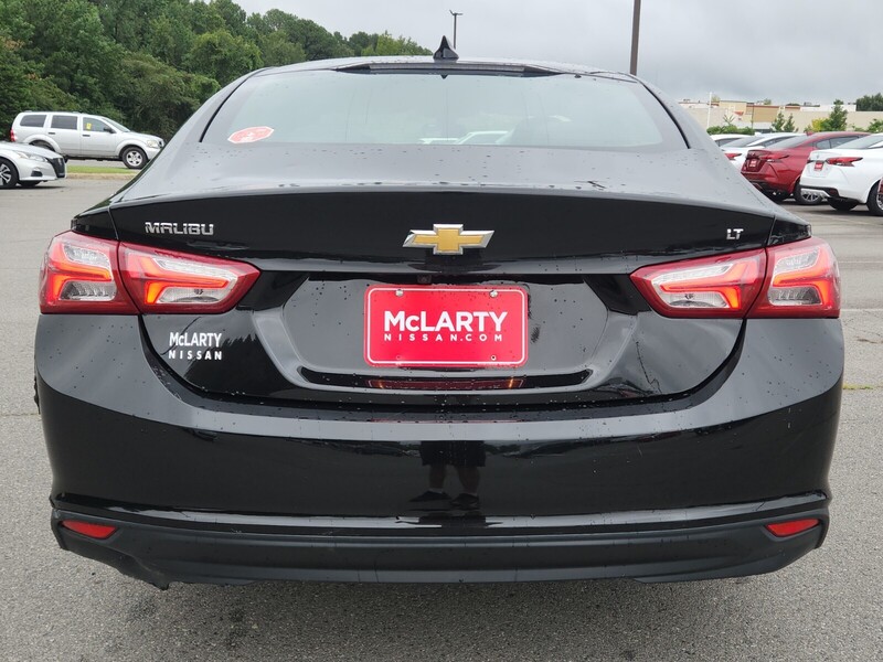 2022 Chevrolet Malibu 1LT photo 2
