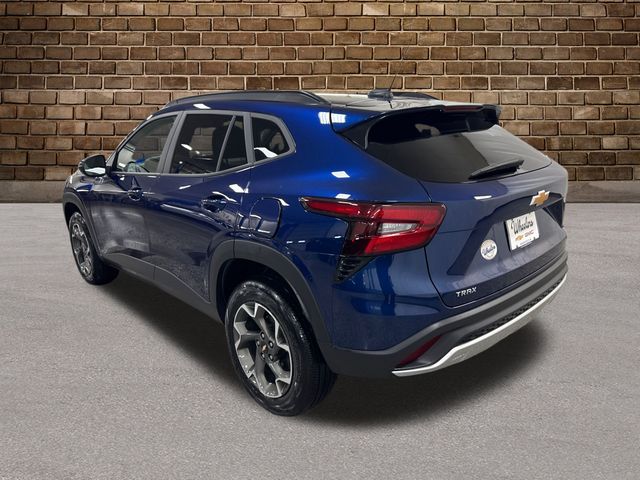 2024 Chevrolet Trax LT photo 3