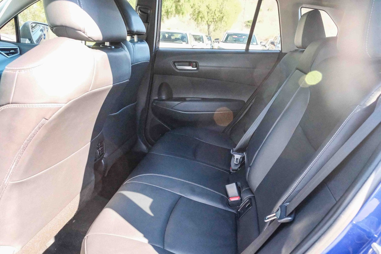 2023 Toyota Corolla Cross XLE photo 12