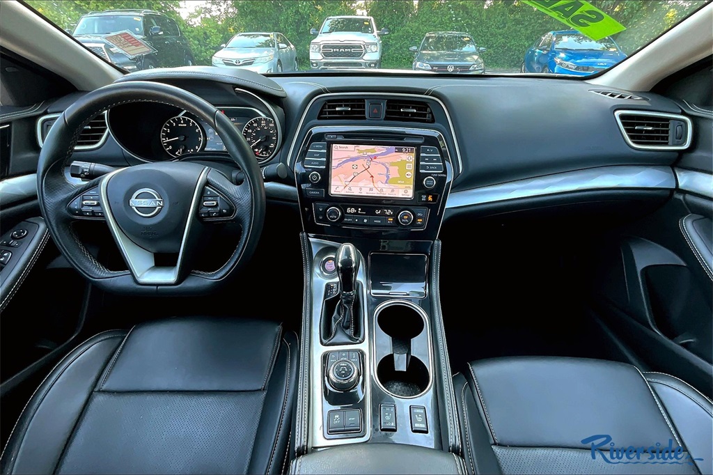 2023 Nissan Maxima SV photo 7