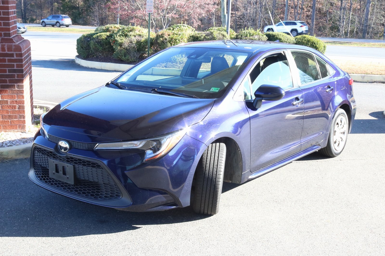 2021 Toyota Corolla LE photo 3