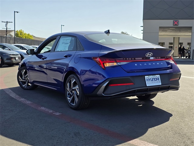 2025 Hyundai Elantra Hybrid SEL Sport photo 4