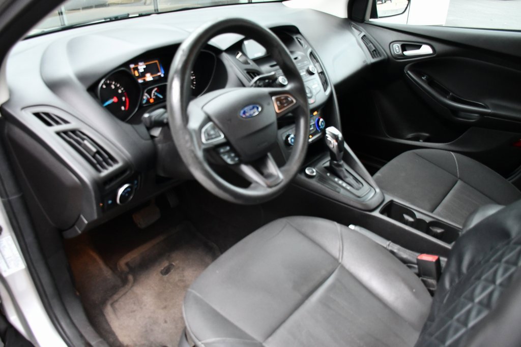 2015 Ford Focus SE photo 21