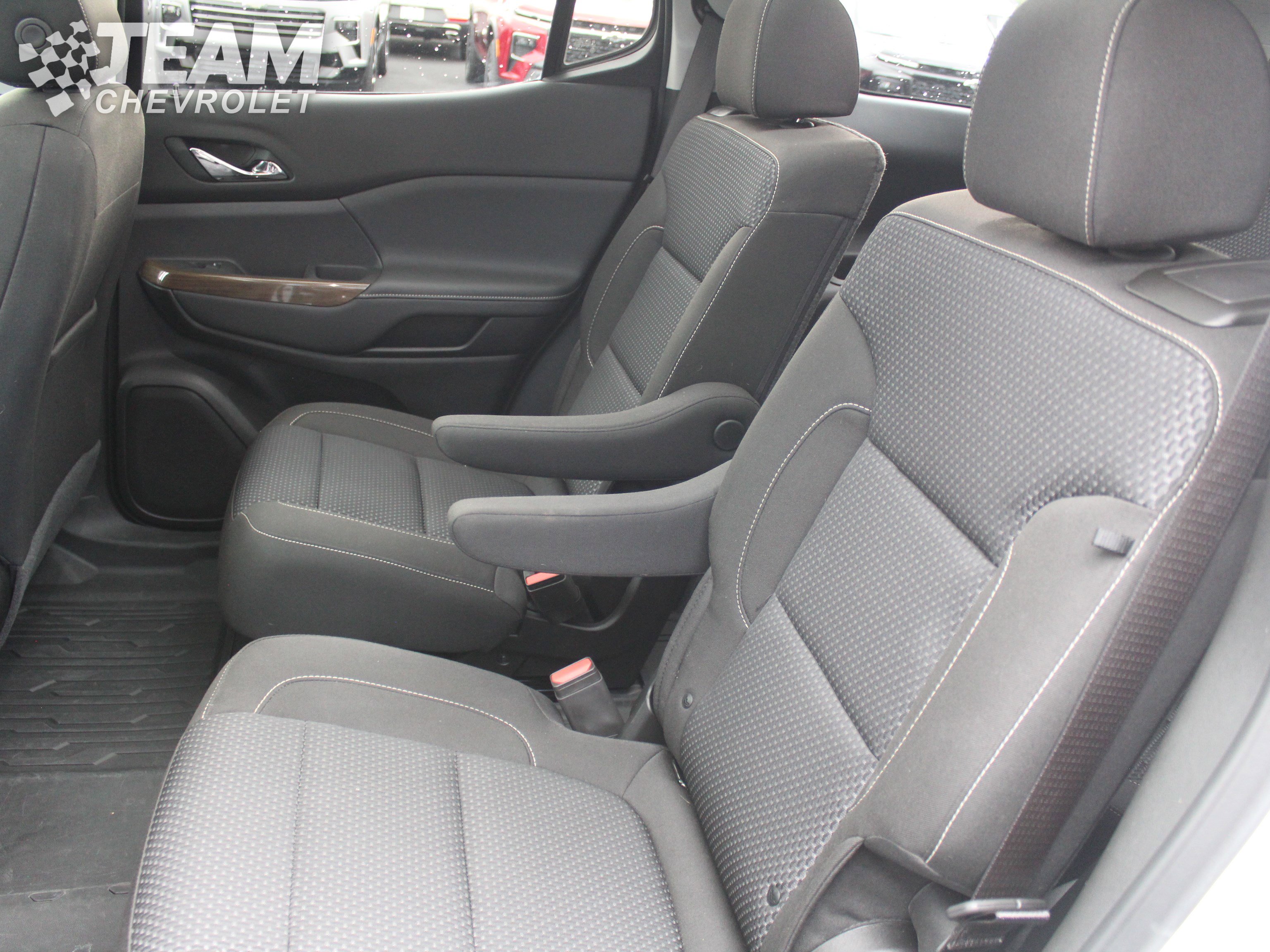 2023 Gmc Acadia SLE photo 22
