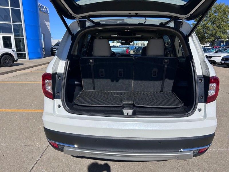 2020 Honda Pilot Touring photo 4
