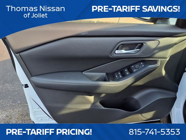2026 Nissan Rogue SV photo 18