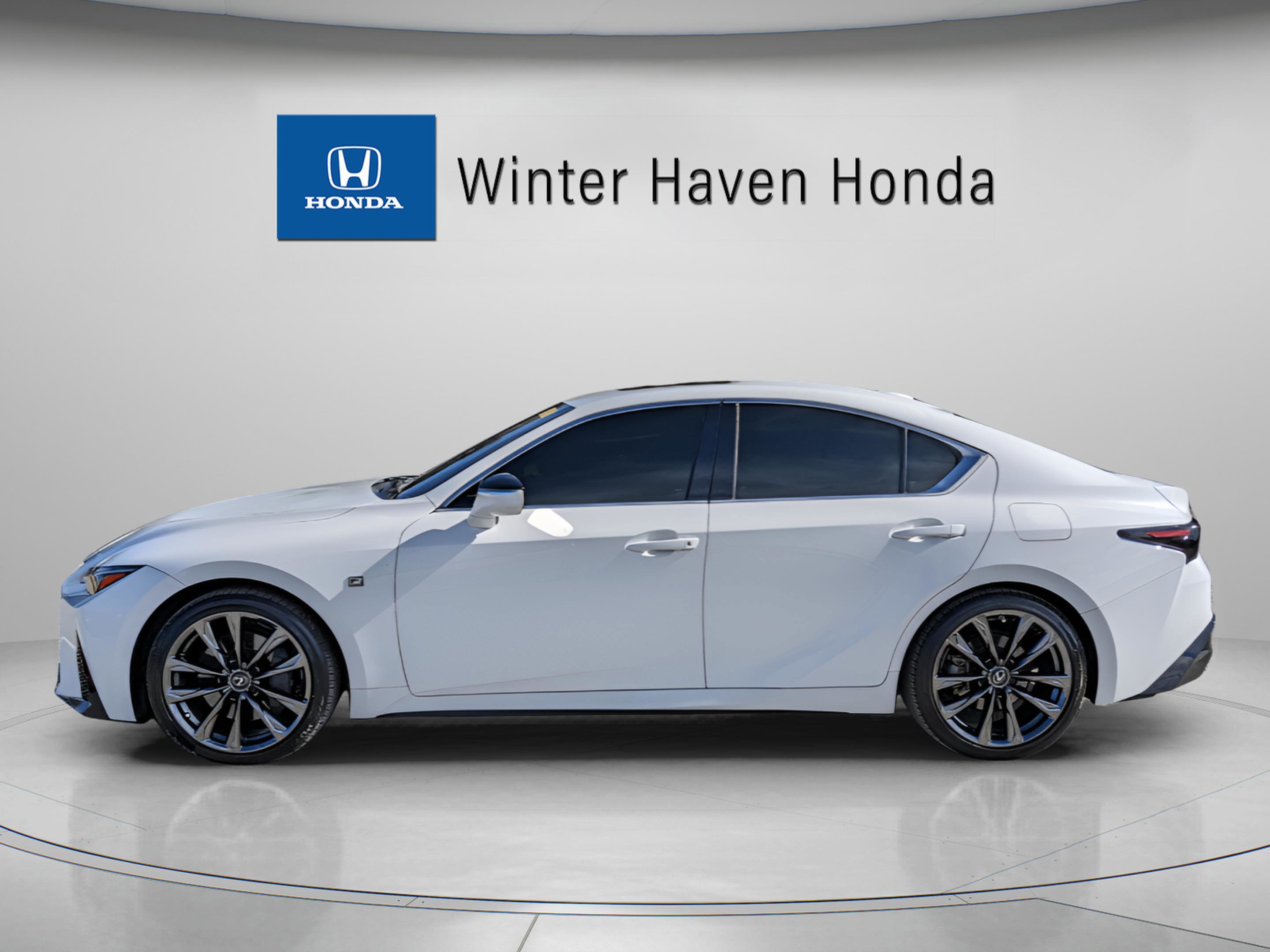 2021 Lexus IS 350 F SPORT photo 3