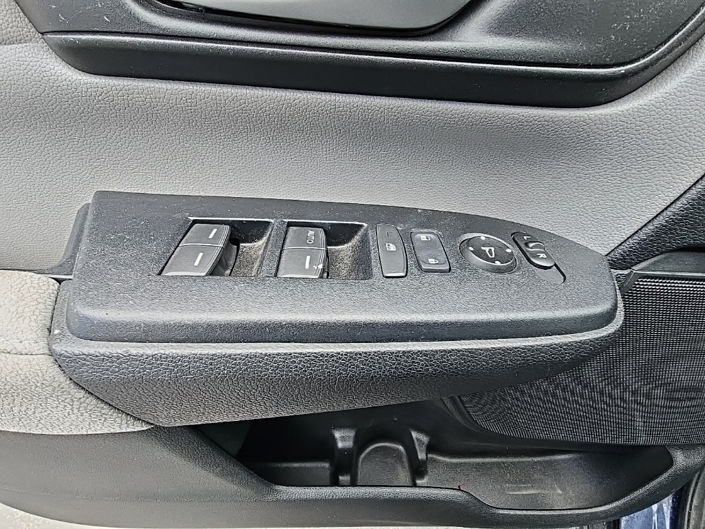 2018 Honda CR-V LX photo 3