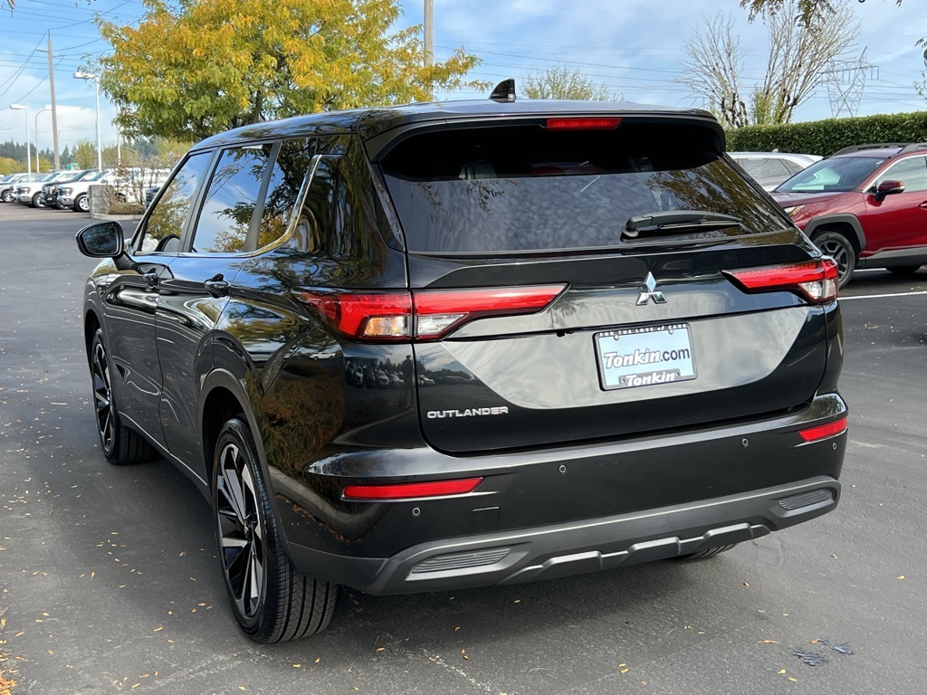 2022 Mitsubishi Outlander ES photo 4